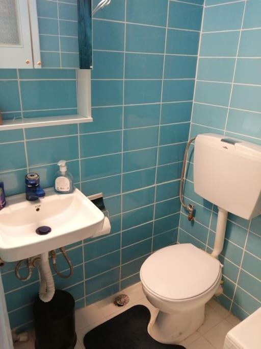 Ανακαινισμένο 8 Λεπτά Από Το Μετρό. Apartment เอเธนส์ ภายนอก รูปภาพ